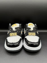 Load image into Gallery viewer, Find The BLACK STARS Dunks?
