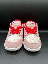 Load image into Gallery viewer, V-Day Dunks
