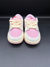 Load image into Gallery viewer, Cream Pinks
