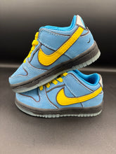 Load image into Gallery viewer, Powerpuff Dunks x Bubbles
