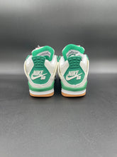 Load image into Gallery viewer, Jordan 4 x Nike SB Pine Green
