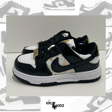 Load image into Gallery viewer, Find The BLACK STARS Dunks?
