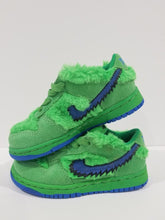 Load image into Gallery viewer, Green Bear Dunks

